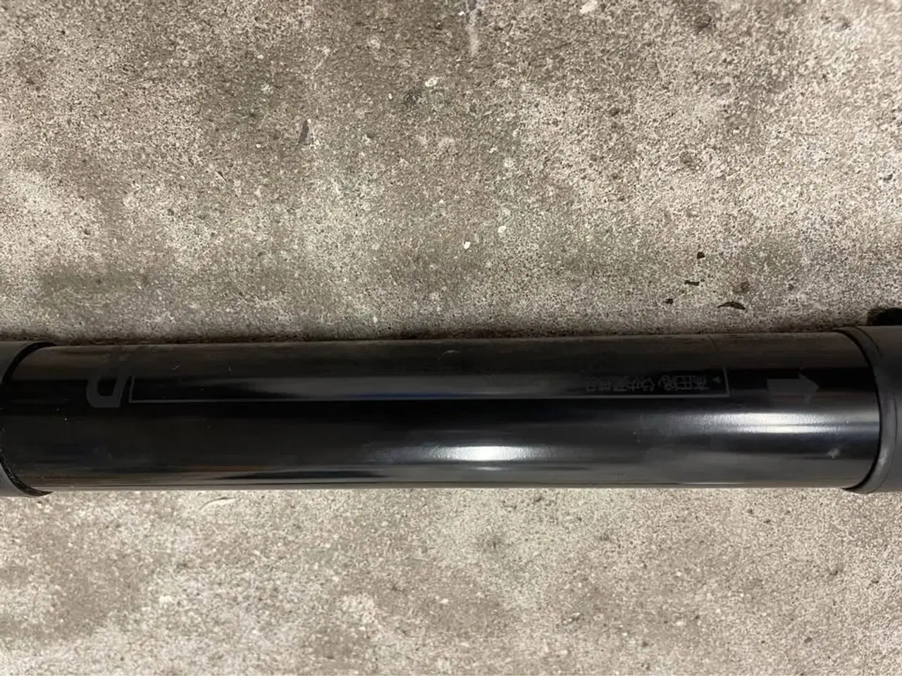 Billede 2 - Rav4 original el bagklap cylinder