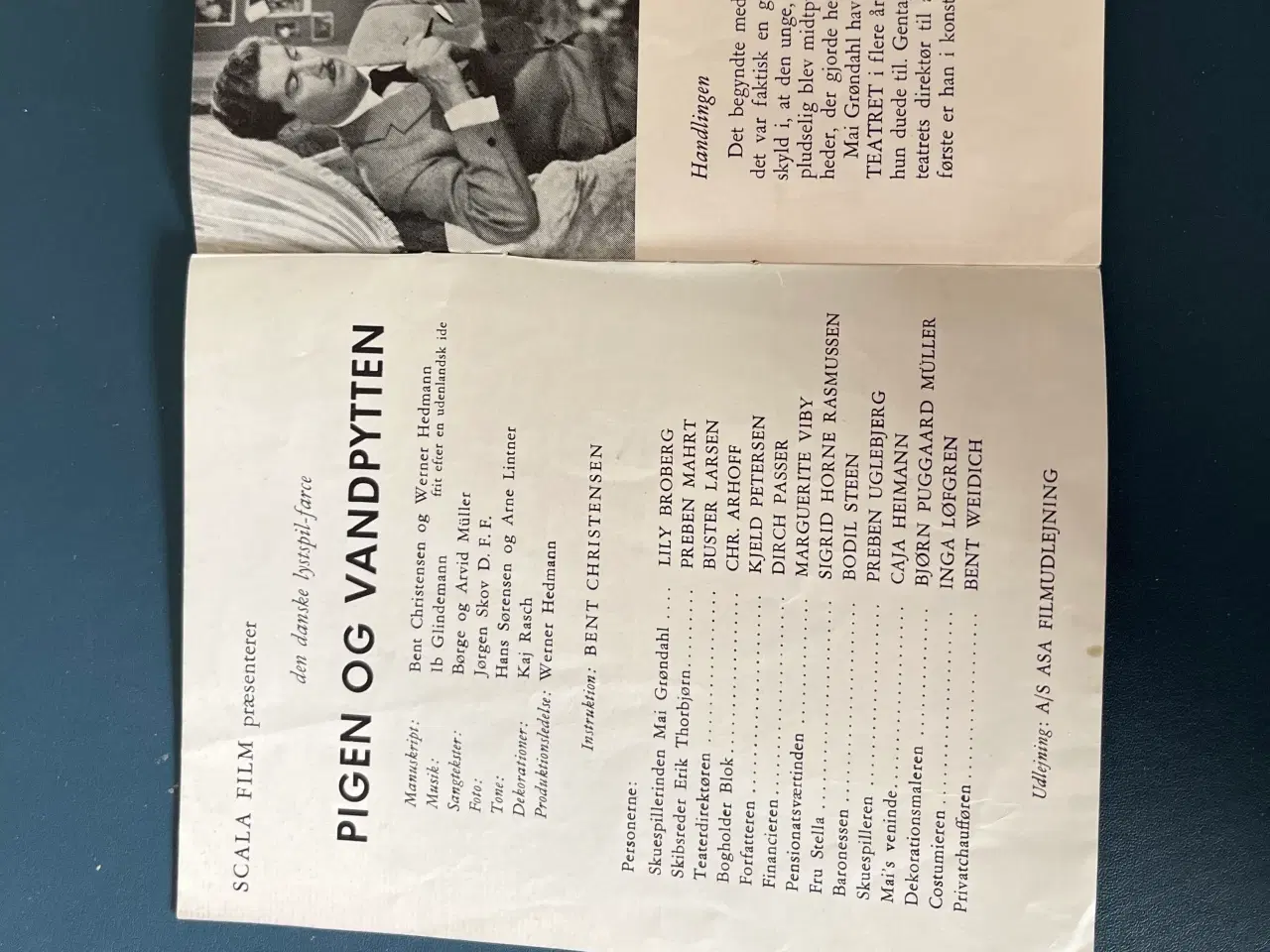 Billede 2 - Pigen og vandpytten