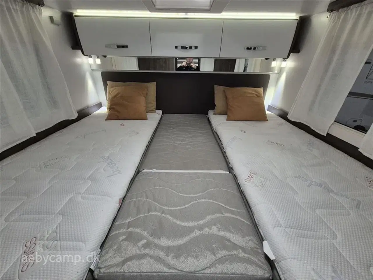 Billede 20 - 2024 - Benimar Tessoro T463 Special Edition   Nk. pakke. Automatgear. solceller. markise. to stk. 95Ah Batterier. smart tv med soundbar. lyse lædersæder.  KUN 16000 KM!!!