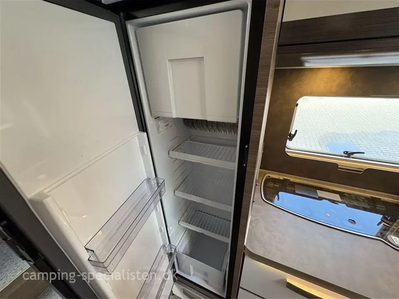Billede 14 - 2020 - Knaus L!VE I 700 MEG 160 HK   Knaus L!VE I 700 MEG 2020 - kan nu ses hos Camping-Specialisten.dk
