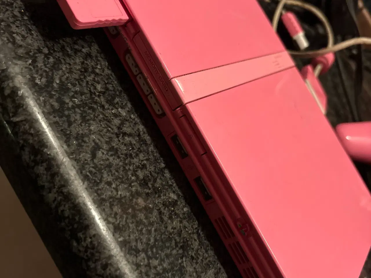Billede 3 - Playstation 2 i udgået model farve pink 