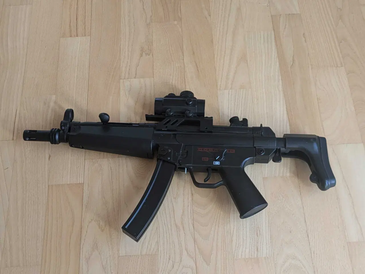 Billede 1 - Airsoft gun med udstyr til 