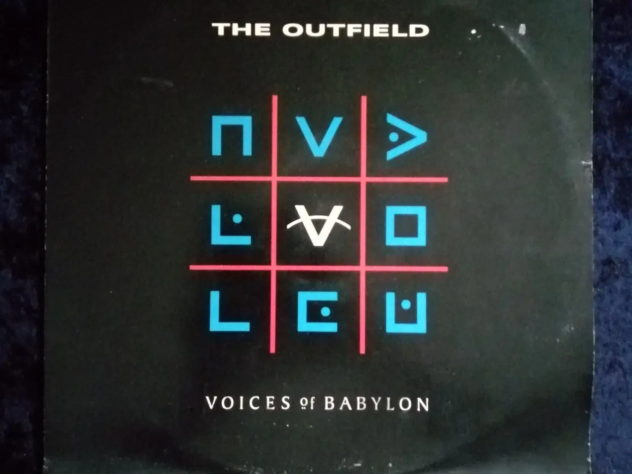Billede 1 - The Outfield: Voices of Babylon