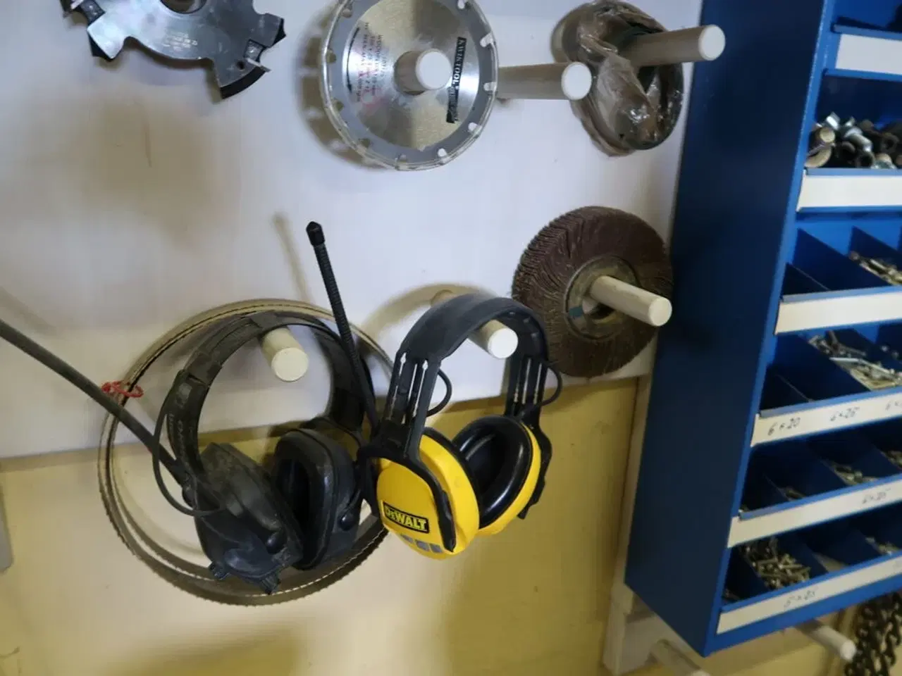 Billede 15 - Div. Skæreklinger, overfræser, værktøj m.m.