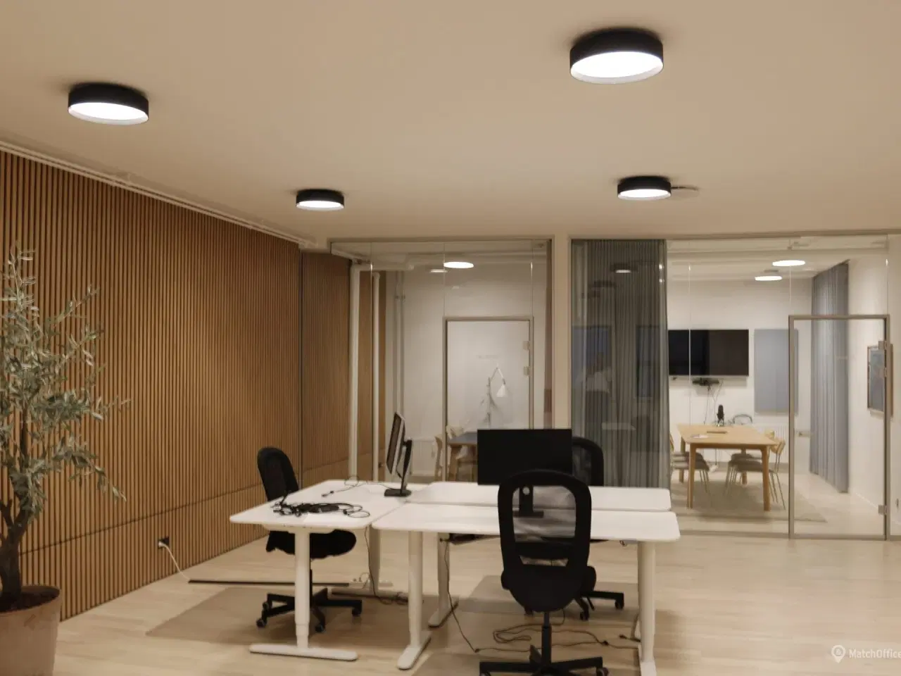 Billede 1 - Hyggeligt kontor med mulighed for parkering lige ved indgangen