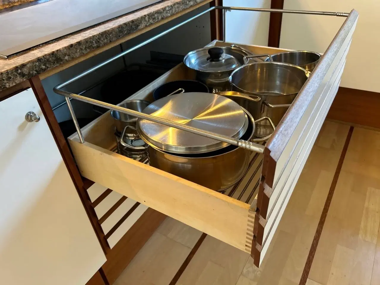 Billede 7 - Uniform Uno form unoform køkken uni form