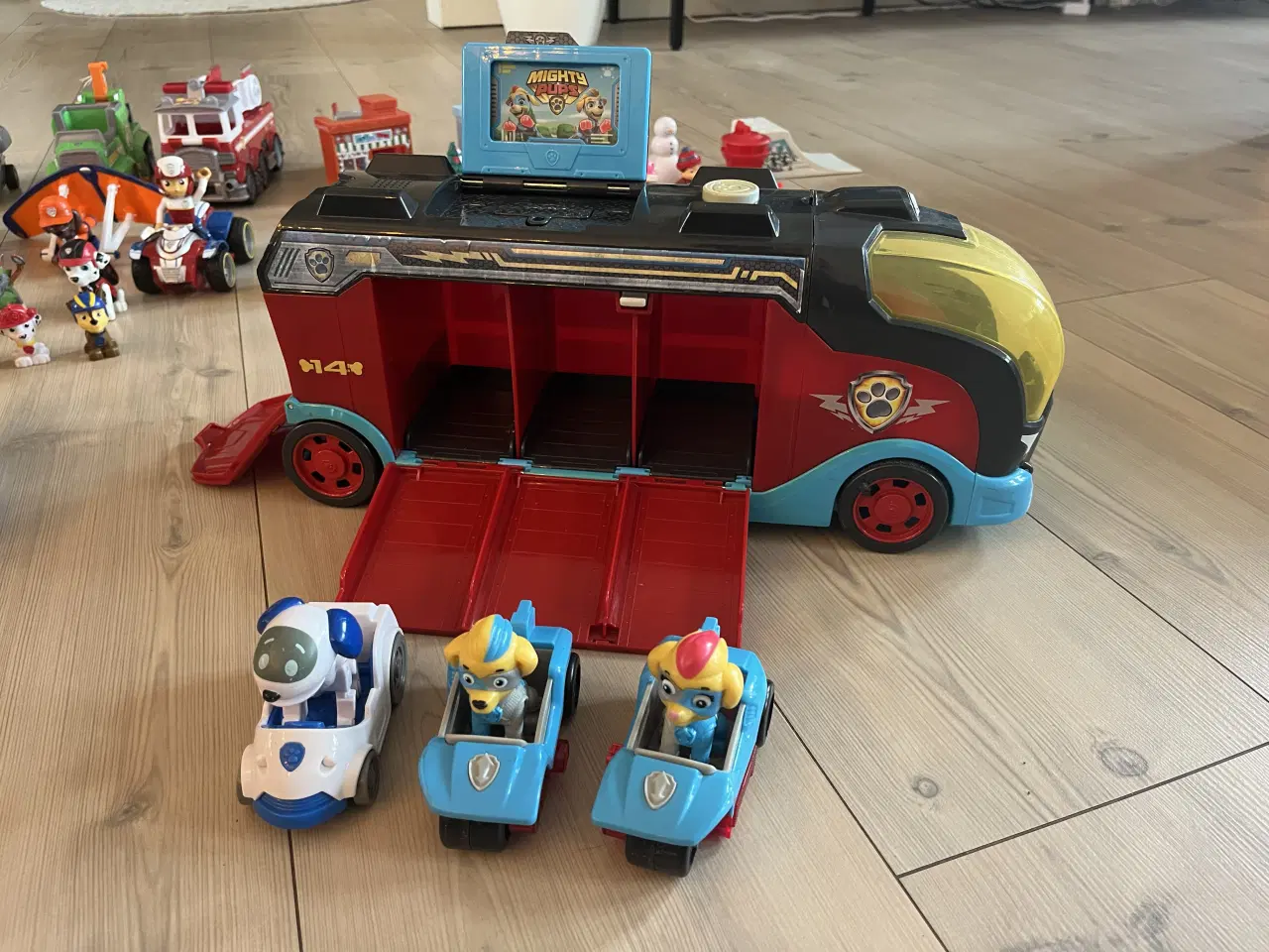 Billede 6 - Paw Patrol, figurer, biler, skib