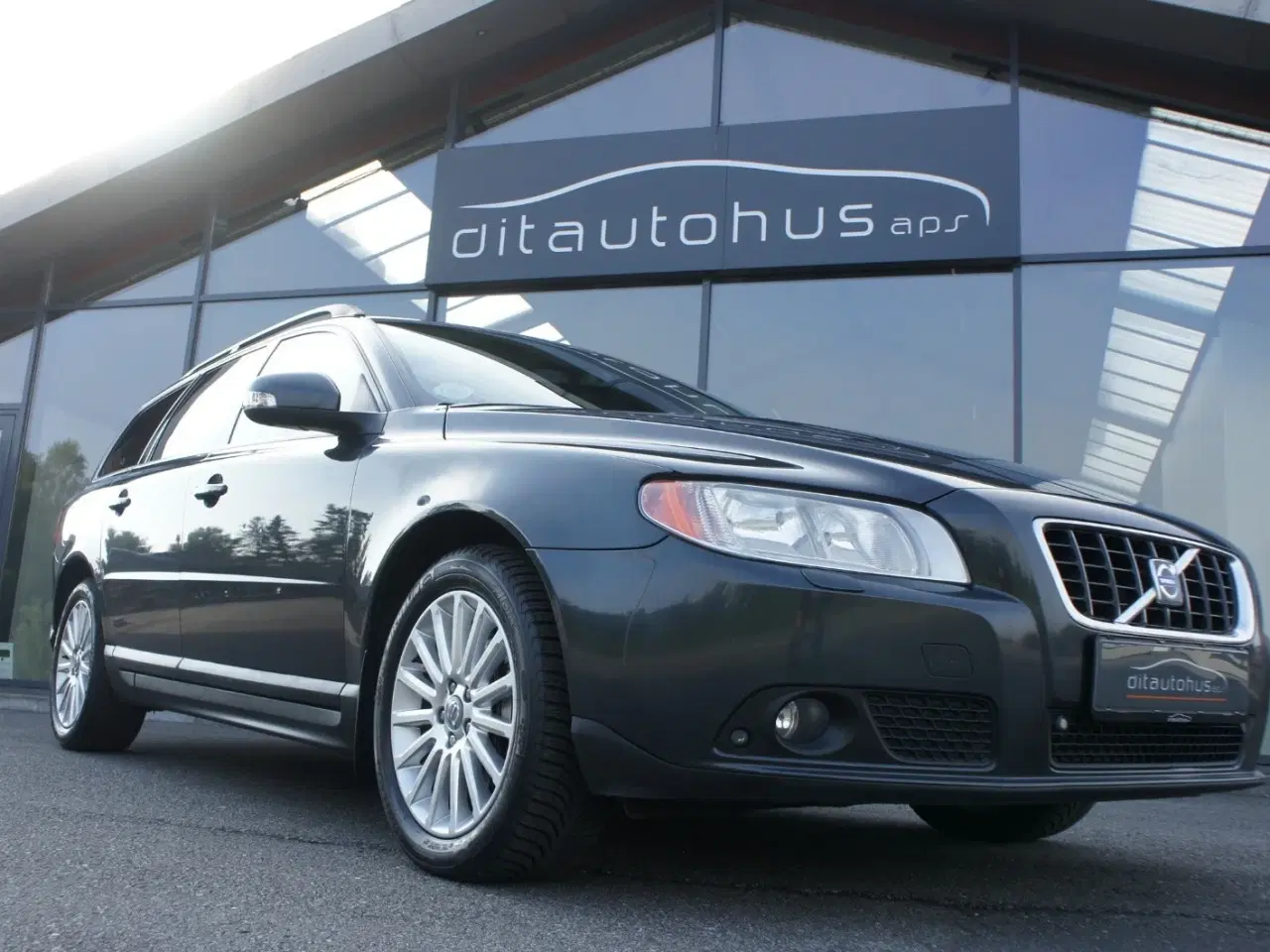 Billede 3 - Volvo V70 2,5 T Momentum aut.
