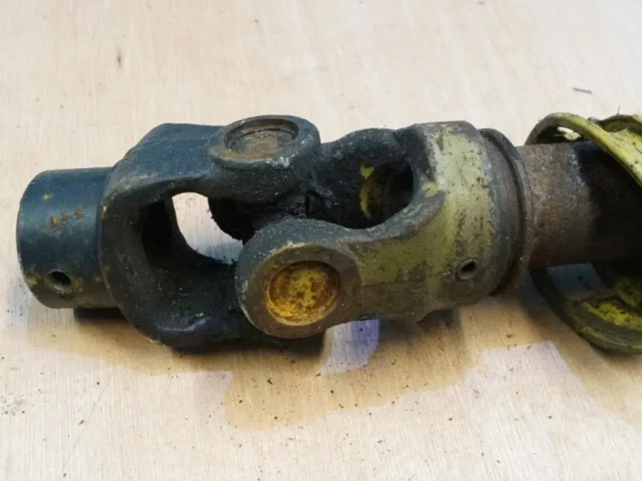 Billede 2 - John Deere 820 PTO Aksel AZ52487