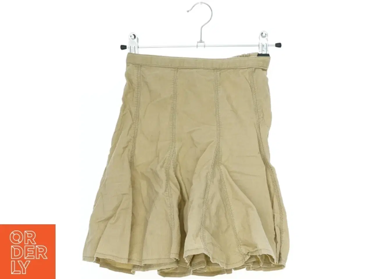 Billede 1 - Beige nederdel fra Next (str. 122)
