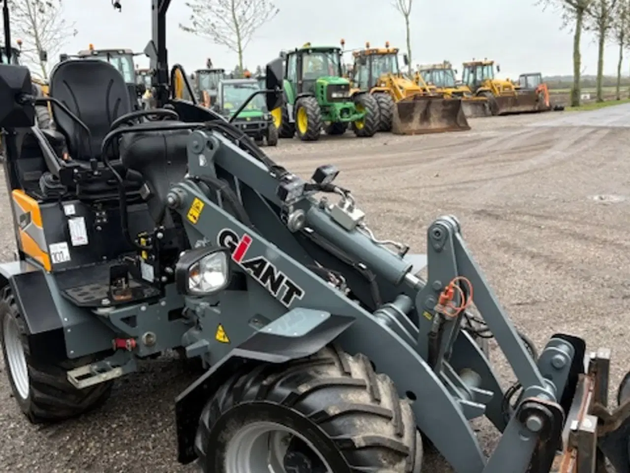 Billede 8 - Giant G2200E X-tra 3. FUNKTION, HYDRAULISK SKIFT, VEJLYS,SKOVL, GAFLER
