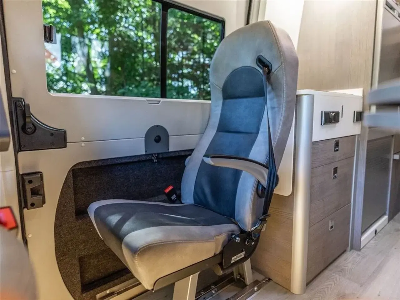 Billede 7 - 0 - FURGOK XPACE 600 FAMILY North   Van med plads til 5 personer!