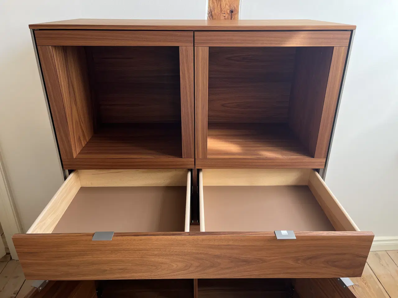 Billede 6 - Skovby SM923 Vitrineskab - Olieret Valnød