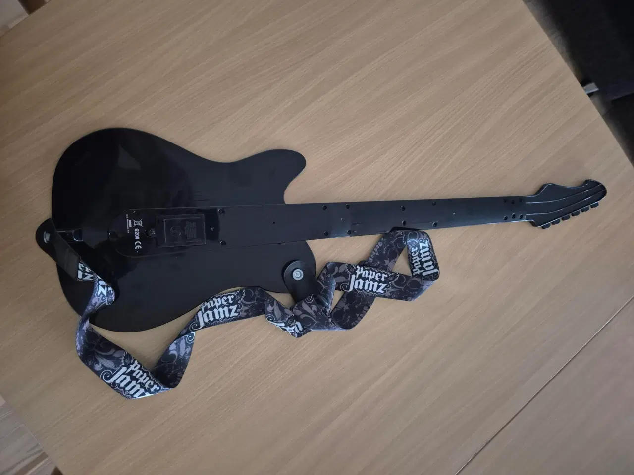 Billede 2 - Paper Jamz legetøjsguitar