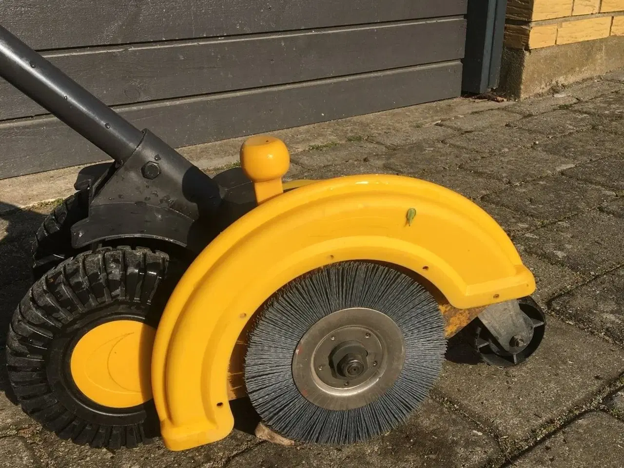 Billede 5 - Mosfjerner/v-skærer-Fliserenser KUN UDLEJNING