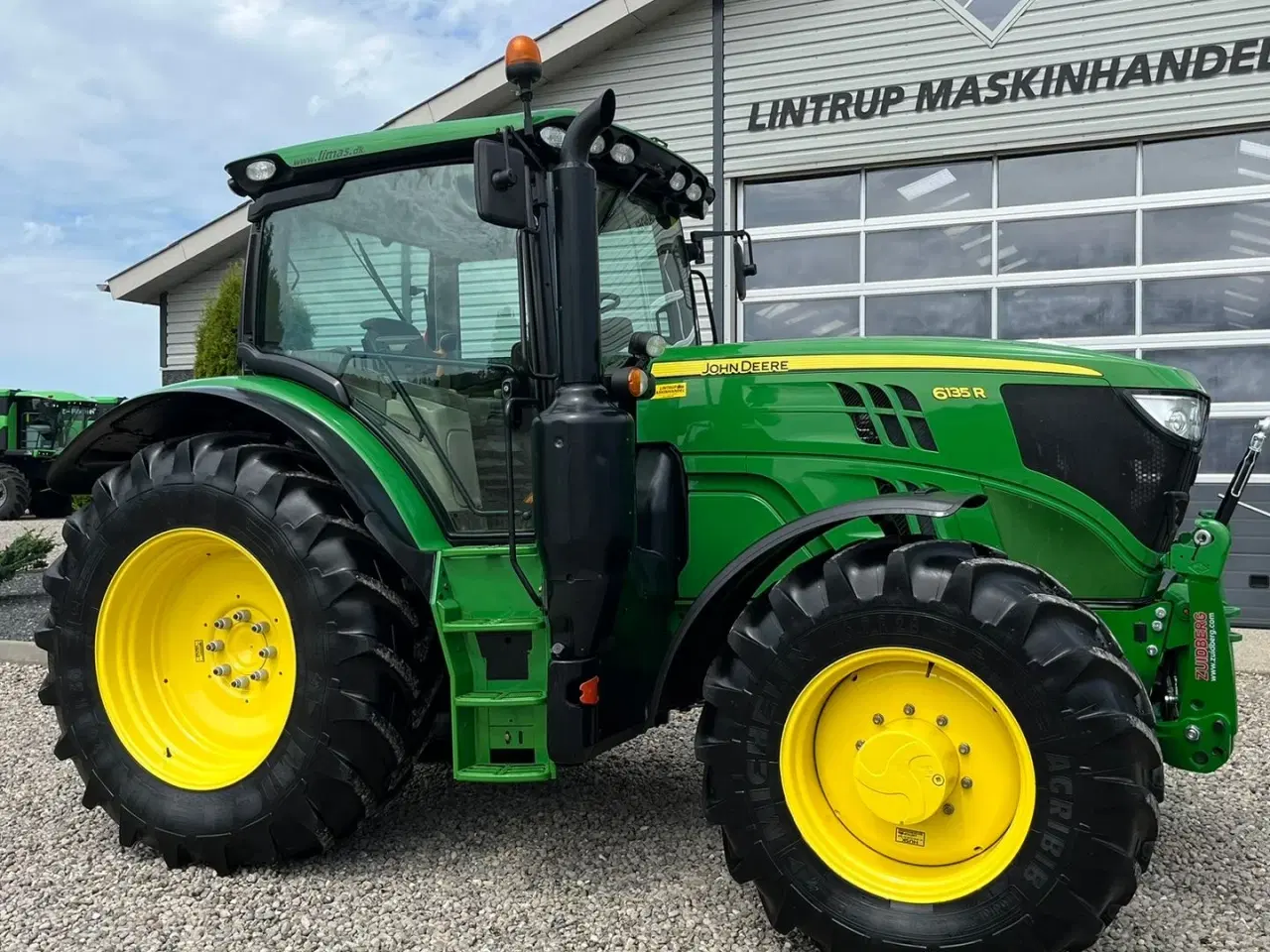 Billede 15 - John Deere 6135R Krybegear, frontlift, TLS Affjedret foraksel og affjedret kabine samt luft anlæg