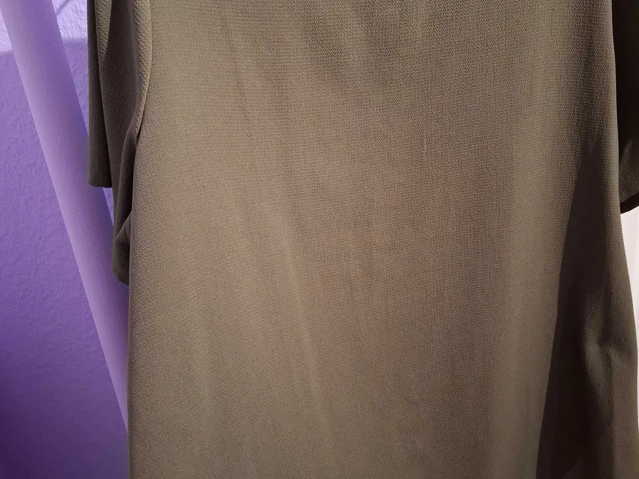 Billede 4 - Flot grøn bluse/t-shirt