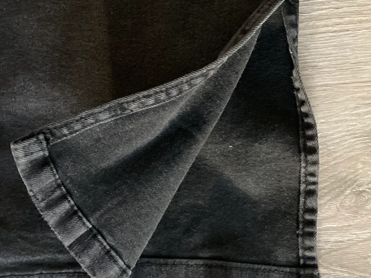 Billede 3 - Sorte/grå bukser med stræk og svaj w:27/l:32