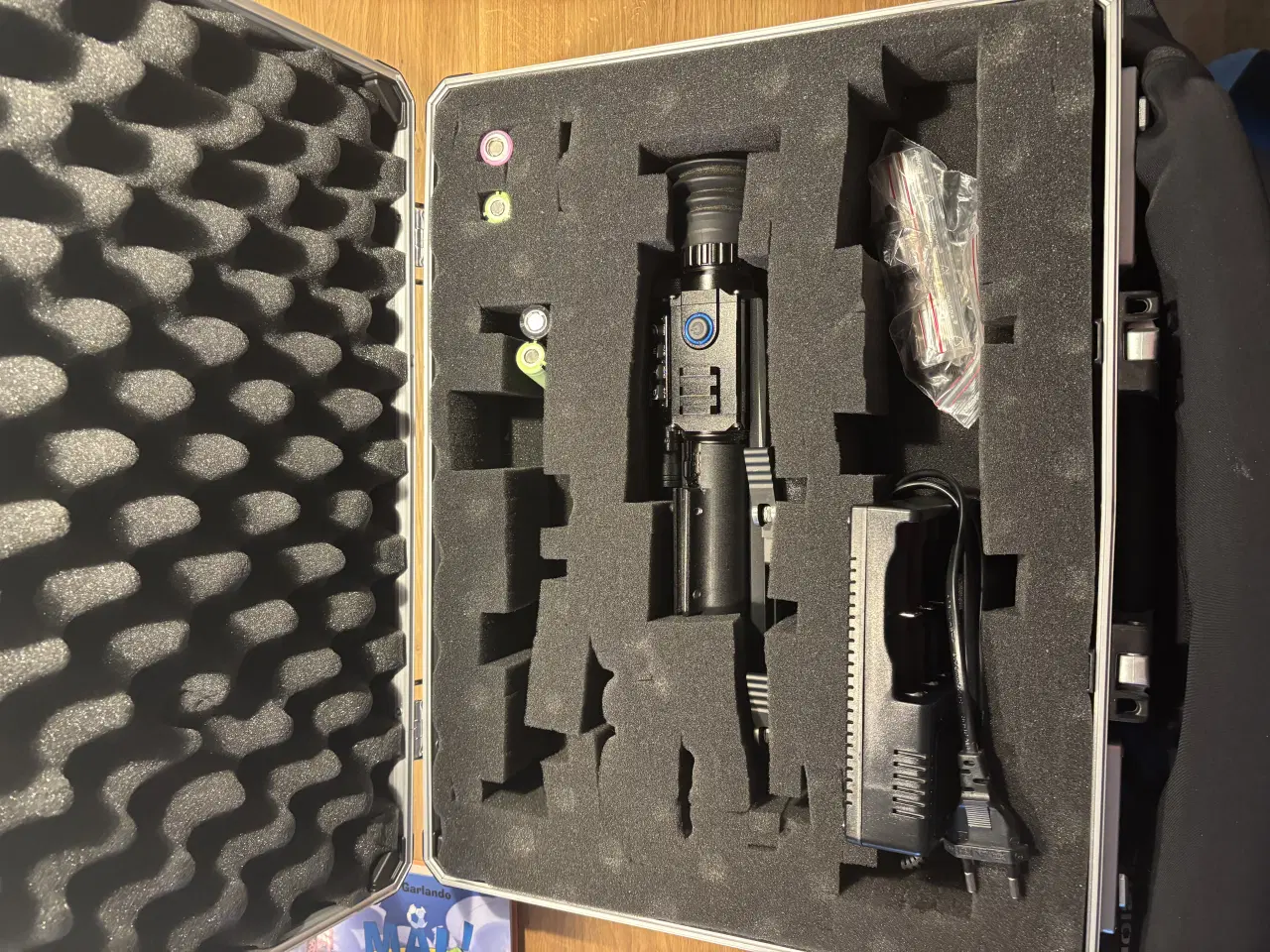 Billede 1 - Pard NV008 dag/natkikkert