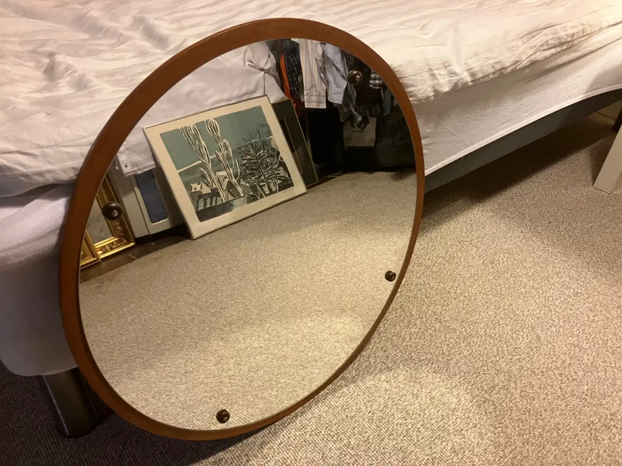 Billede 3 - Rundt teaktræsspejl. Diameter 62 cm. Pris 350.