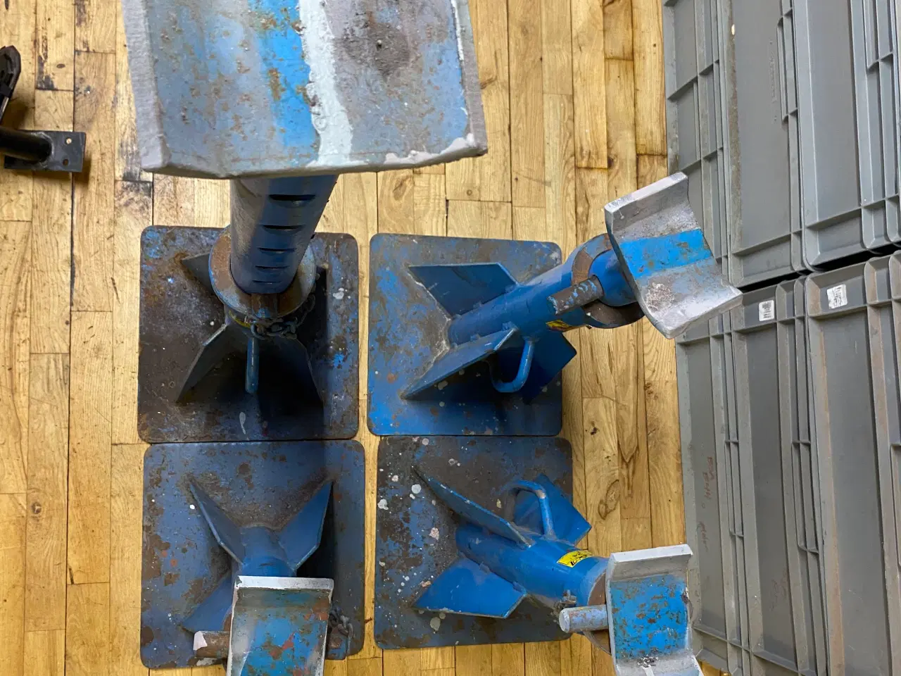 Billede 4 - OMCN støttebukke