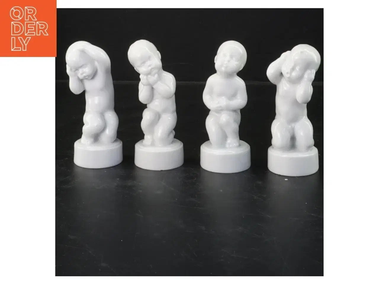 Billede 1 - Sæt af porcelænsfigurer af børn (str. 11x4,5 cm) fra Royal Copenhagen