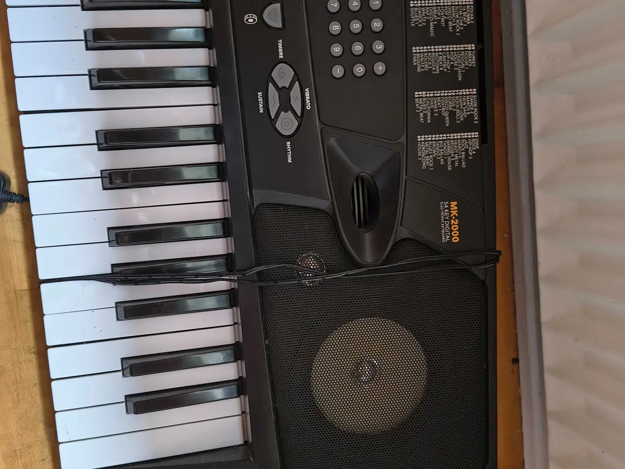 Billede 3 - RIGTIG GODT KEYBOARD TIL SMÅ PENGE