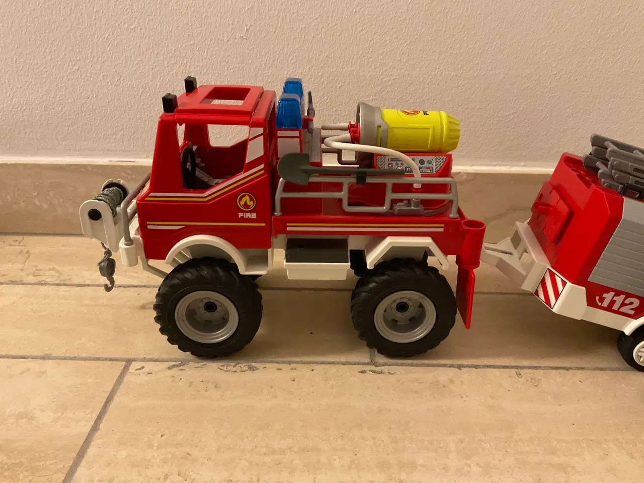 Billede 2 - Playmobil brandbil og brandtrailer