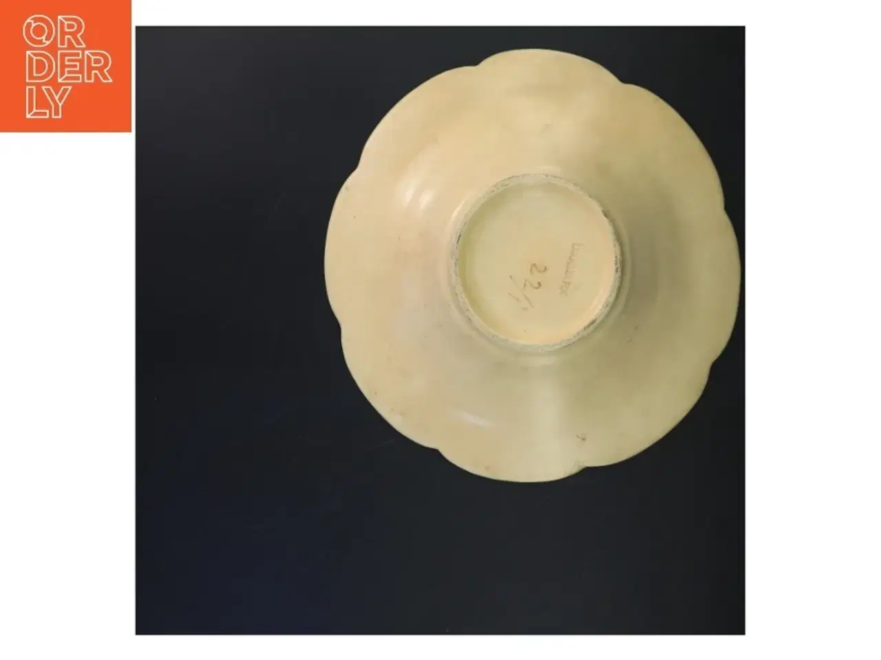 Billede 3 - Dekorativ skål med frugtmotiv (str. Ø 30 cm)