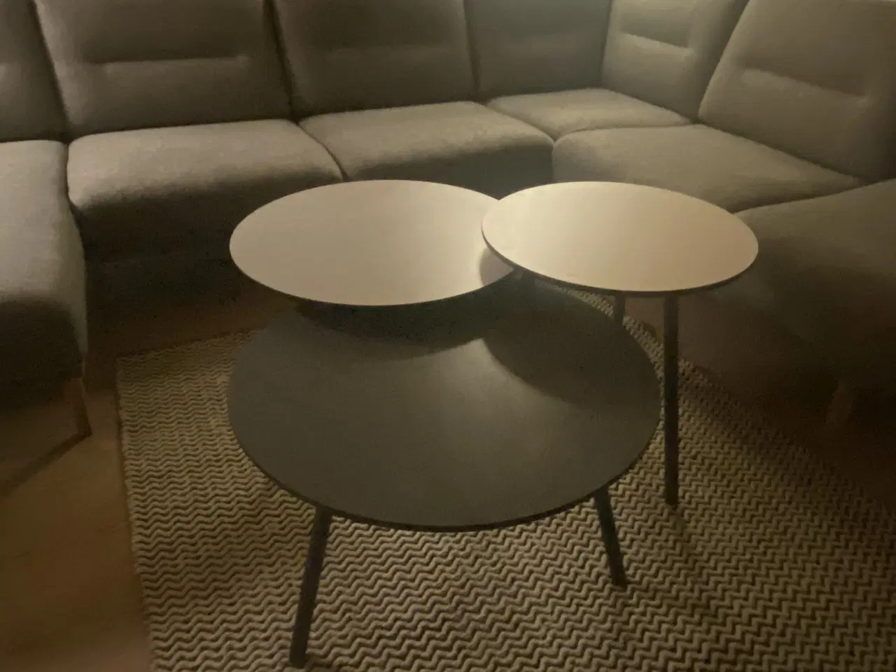 Billede 2 - Flotte moderne indskudsborde.