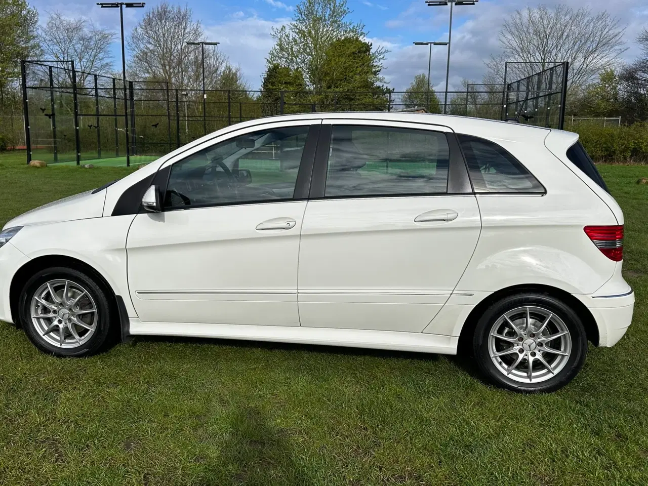 Billede 3 - Flot velholdt Mercedes, bliv billigt kørende.