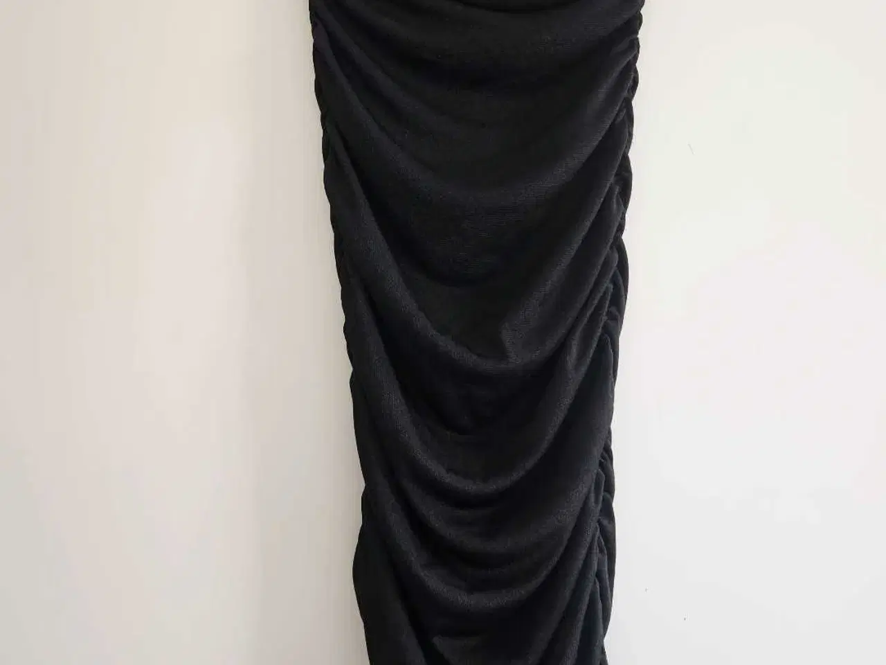 Billede 1 - Sort kjole uden ærmer 