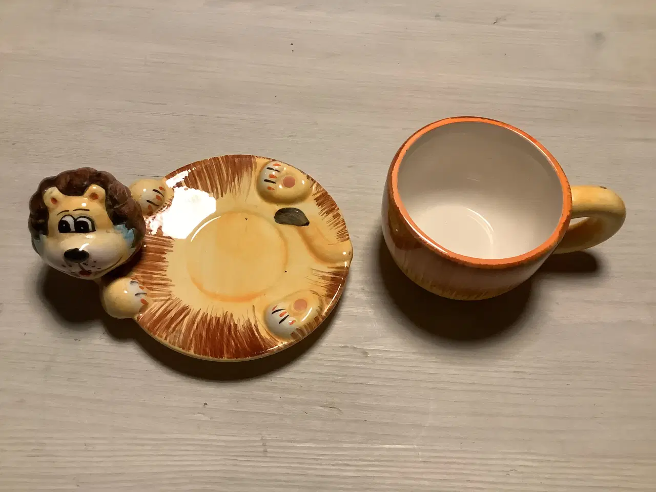 Billede 2 - Kop og underkop med løvefigur