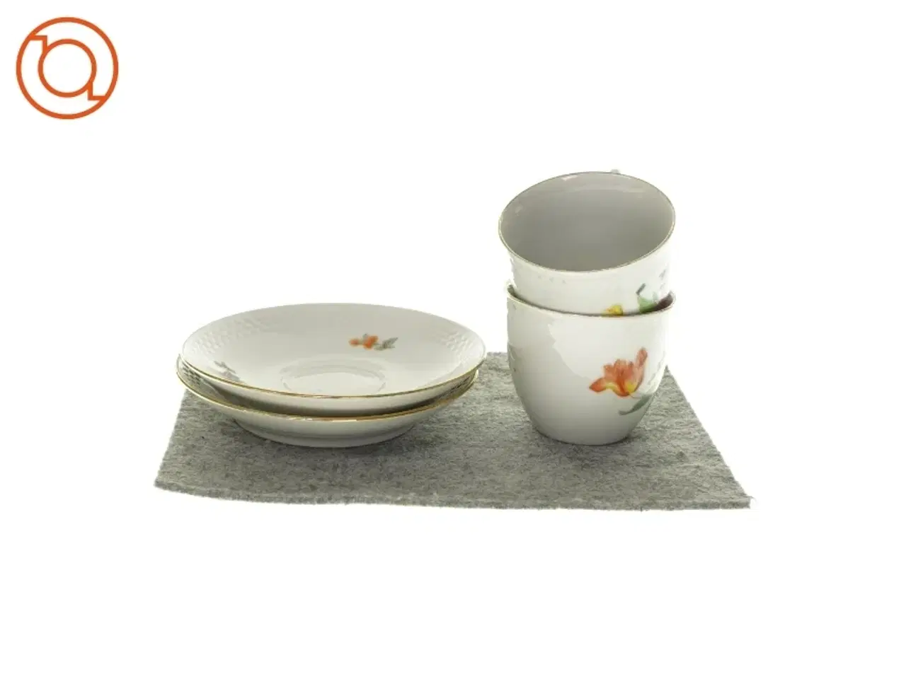 Billede 1 - Sæt med 2 kopper og 2 underkopper (str. HØ: 7x8 cm og Ø: 14 cm )