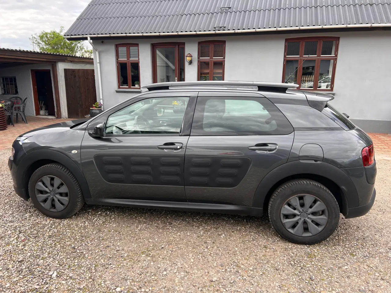 Billede 2 - Pæn Citroën C4 Cactus m. Træk
