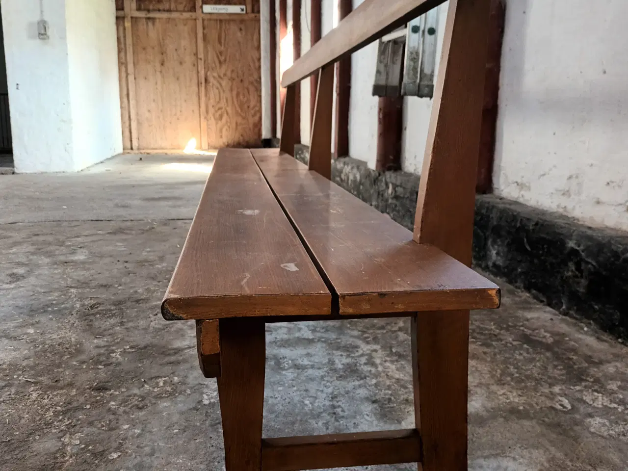 Billede 2 - Bænk i træ år 1938