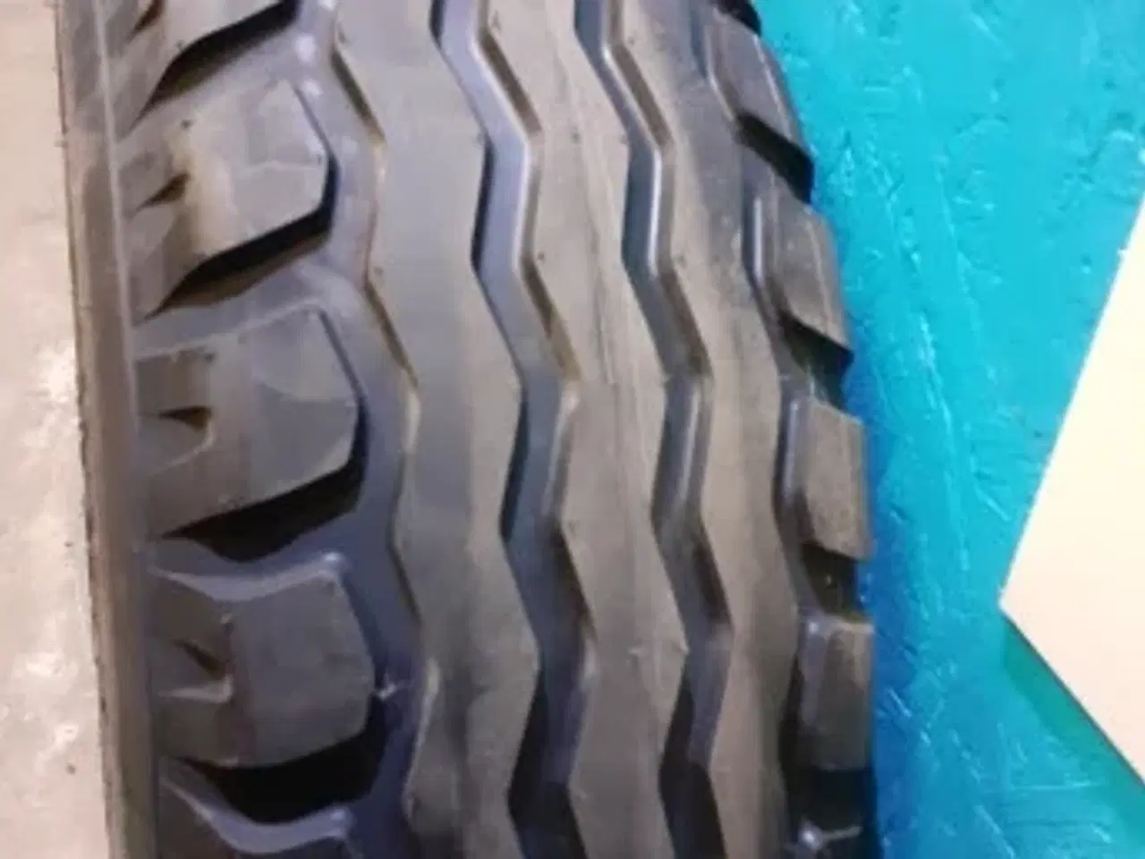 Billede 3 - 15.3"   260/75-15.3