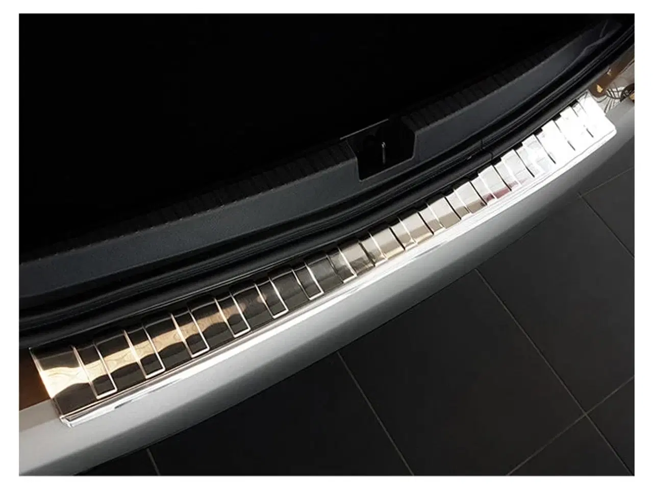 Billede 1 - Læssekantbeskytter Dacia Duster II 2017- Stål