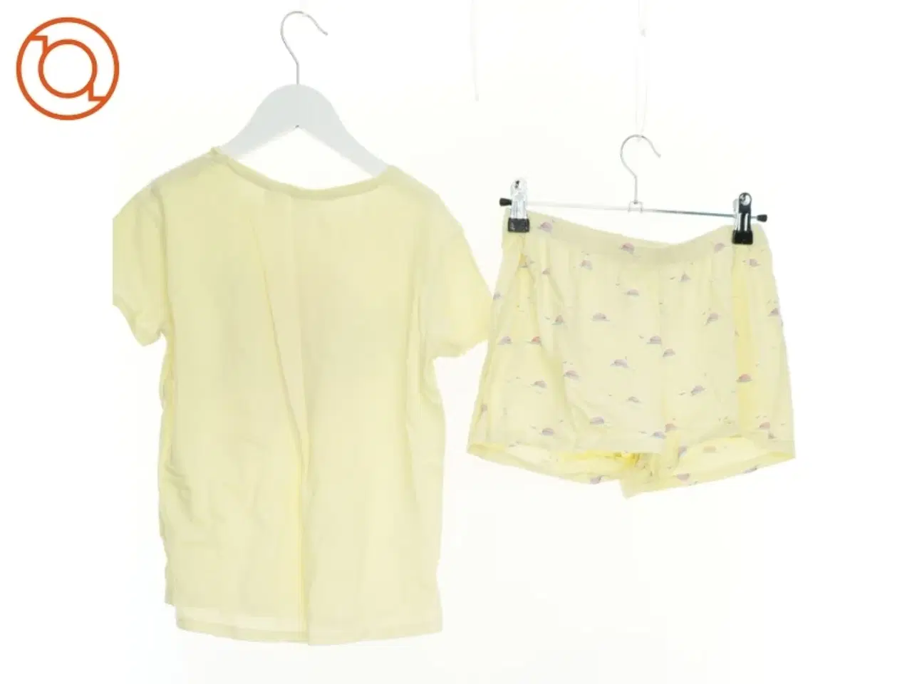 Billede 2 - Børnetøj sæt, t-shirt og shorts fra Zara (str. 140 cm)