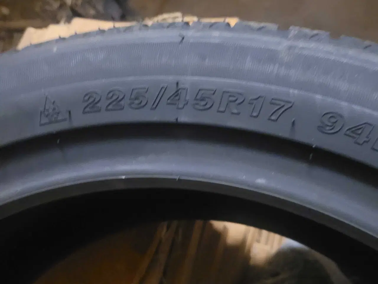 Billede 3 - 225 / 45 R 17