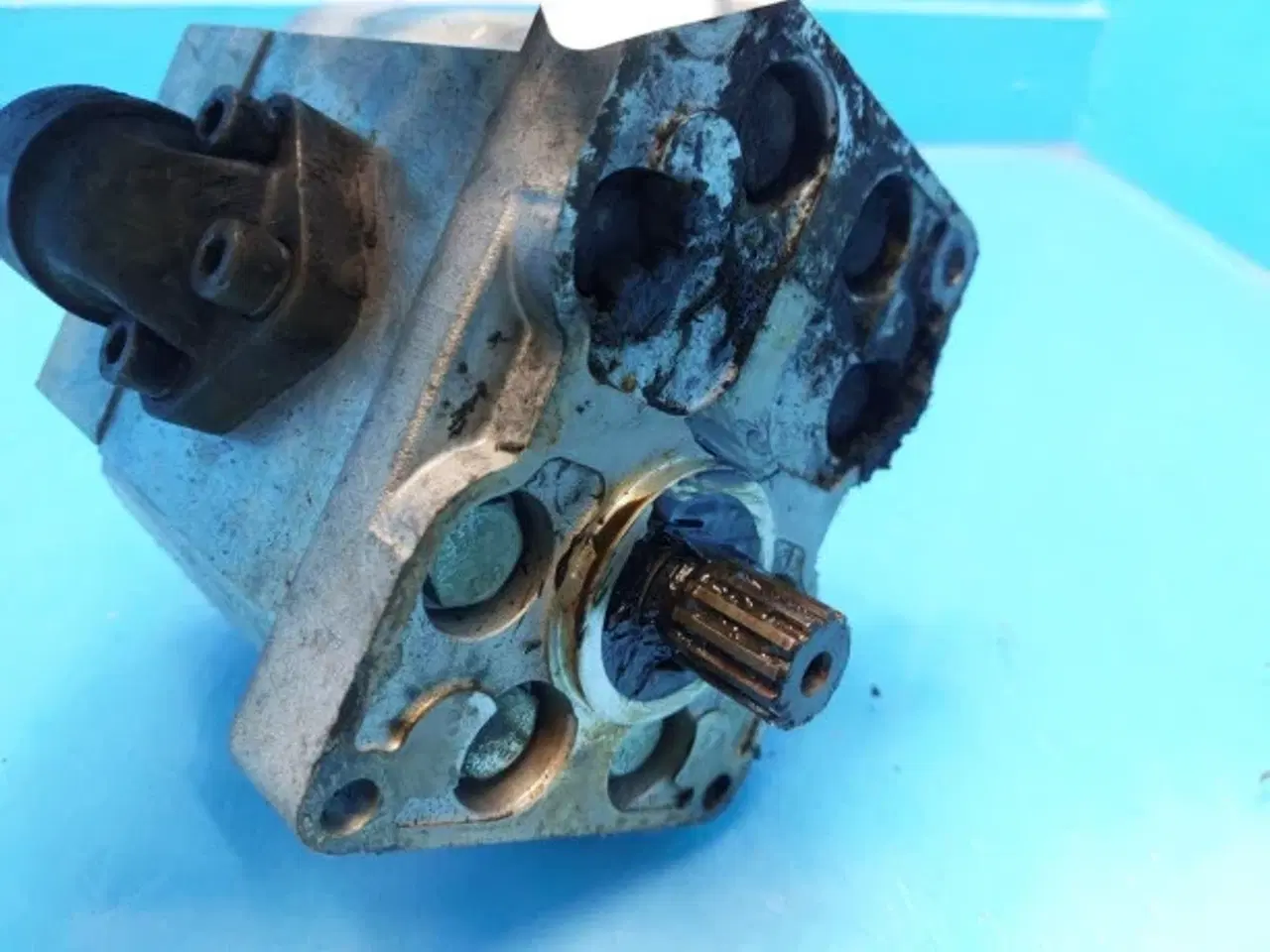 Billede 6 - New Holland FX 38 Hydraulikmotor 84043509