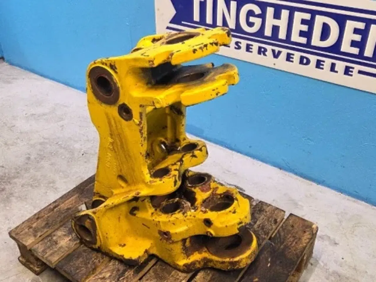 Billede 12 - New Holland LB115B Beslag 85803623