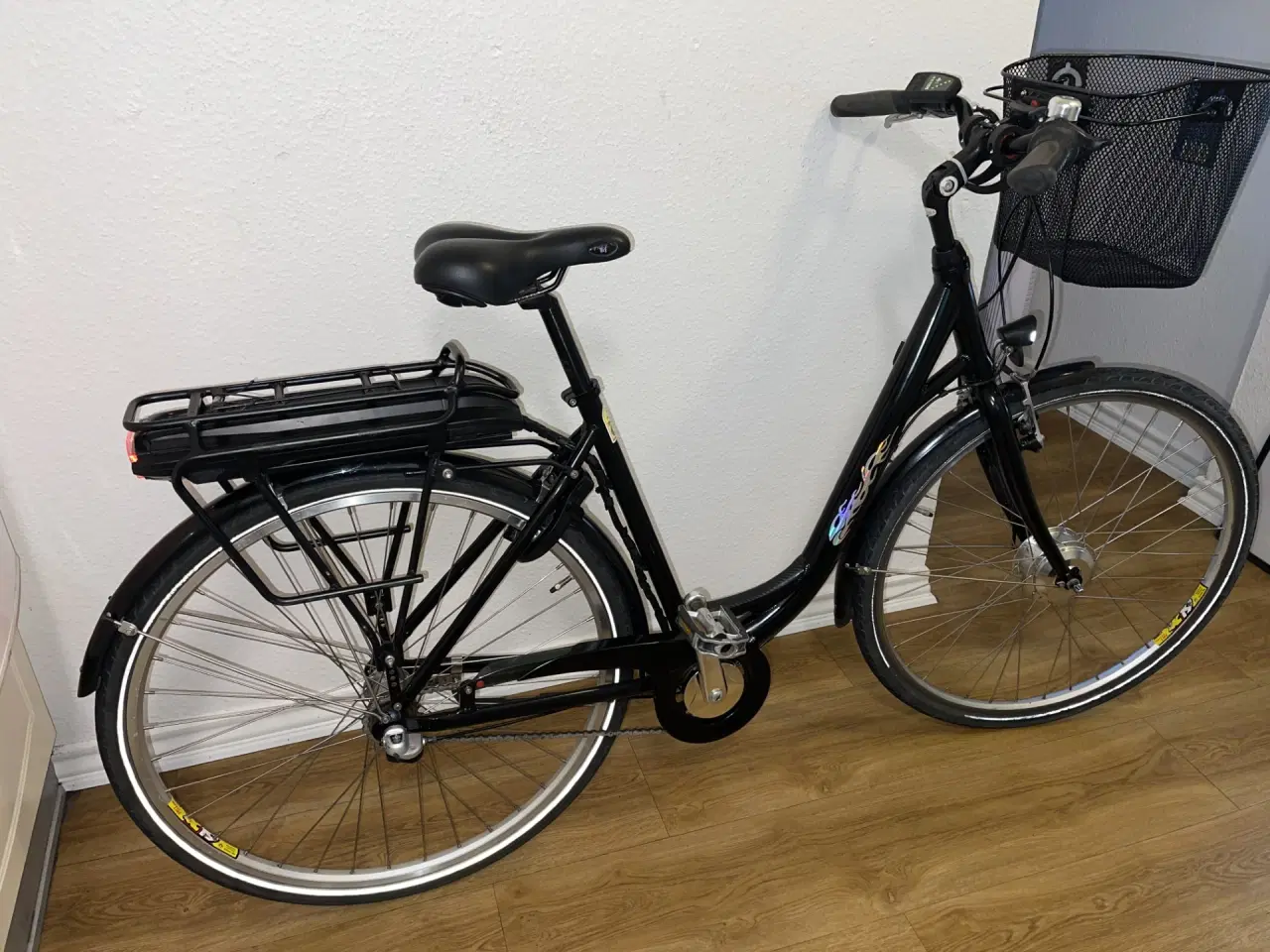 Billede 2 - flot sco dame elcykel 28"  3 gear.