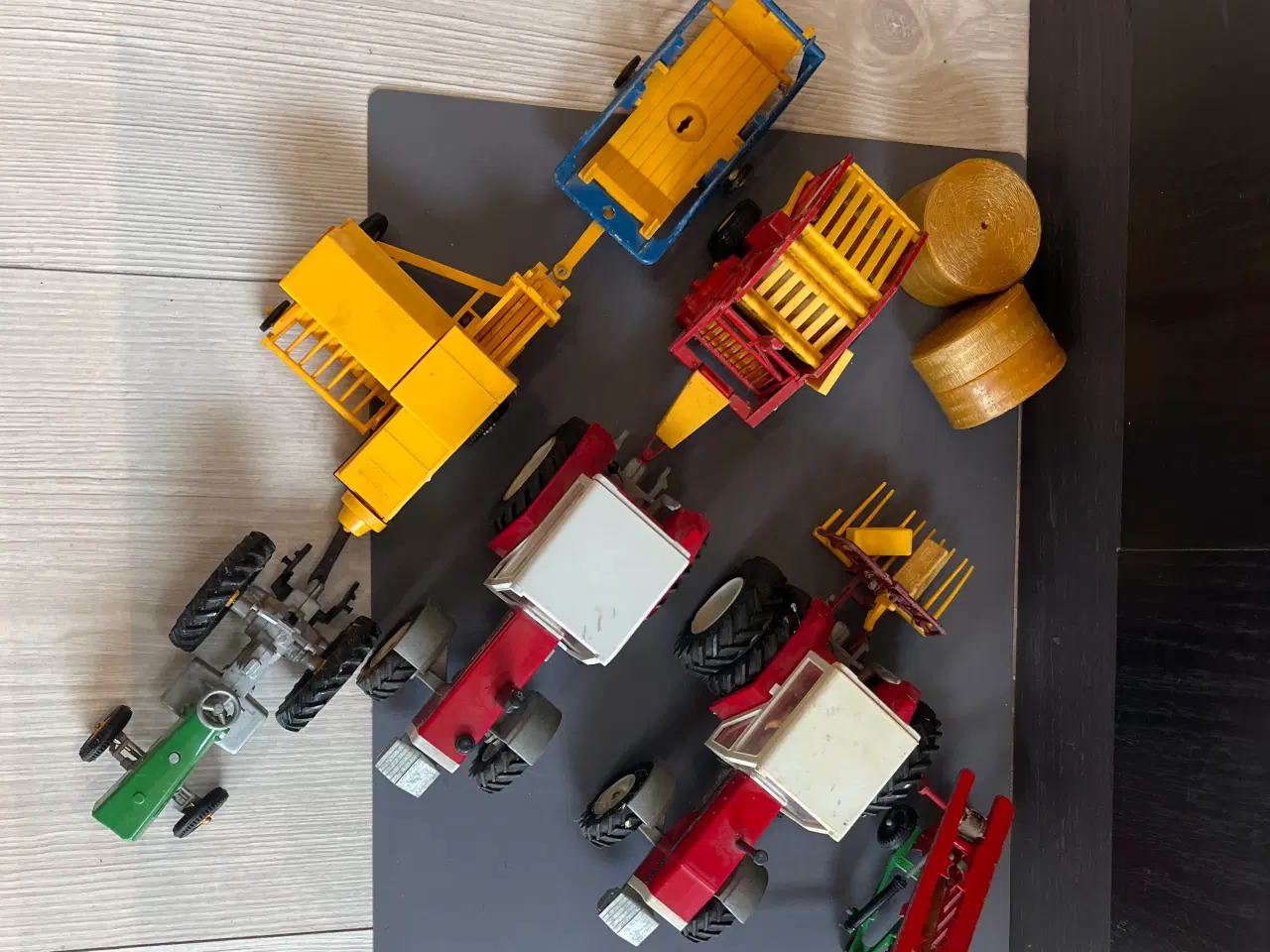 Billede 3 - Model Traktor, halmpresser, høtyv, halm transport