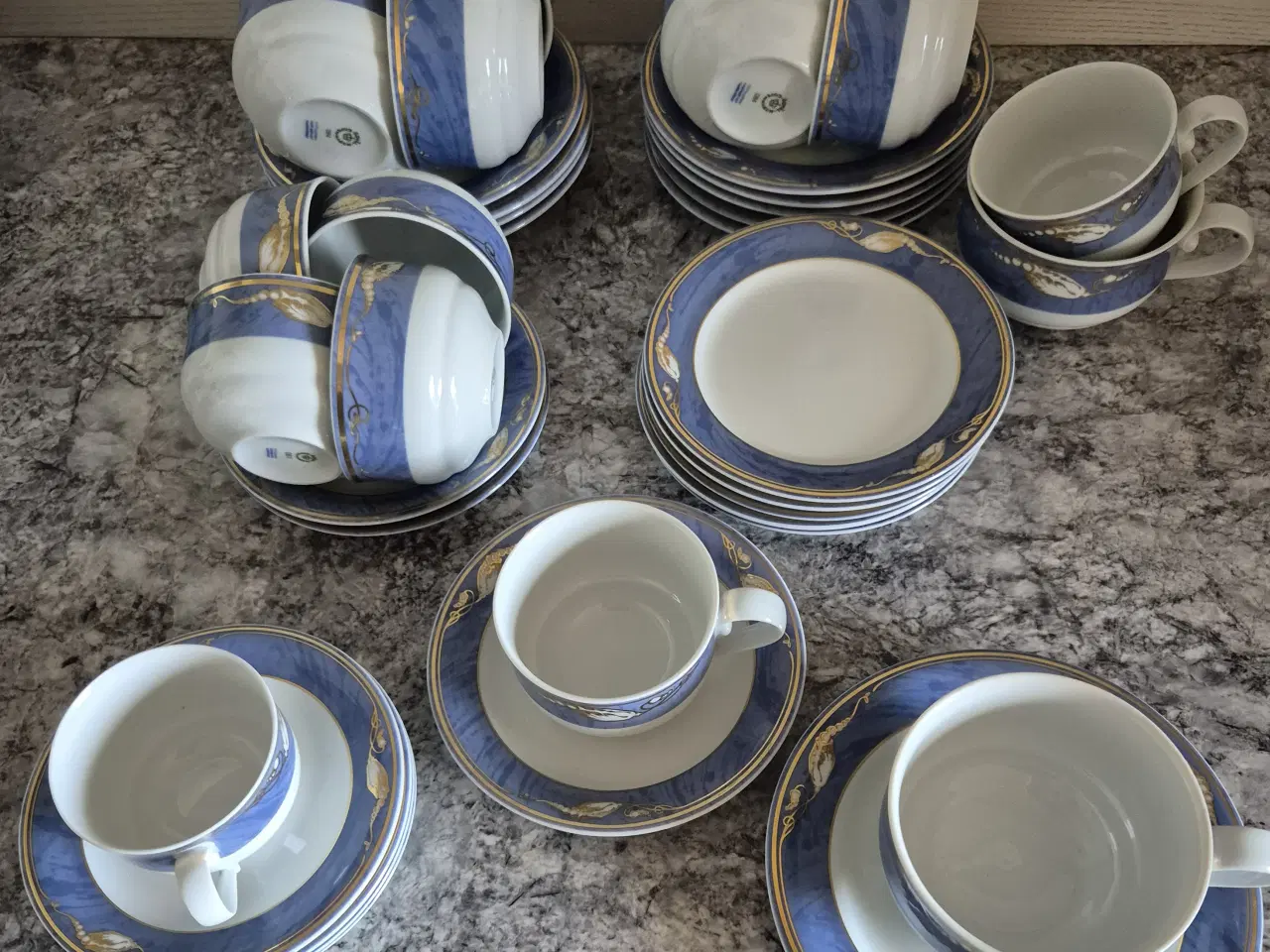 Billede 4 - Blå magnolia Royal Copenhagen - spise / kaffestel 