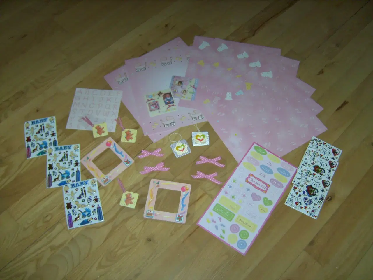 Billede 2 - SCRAPBOOKING: baby-pige album