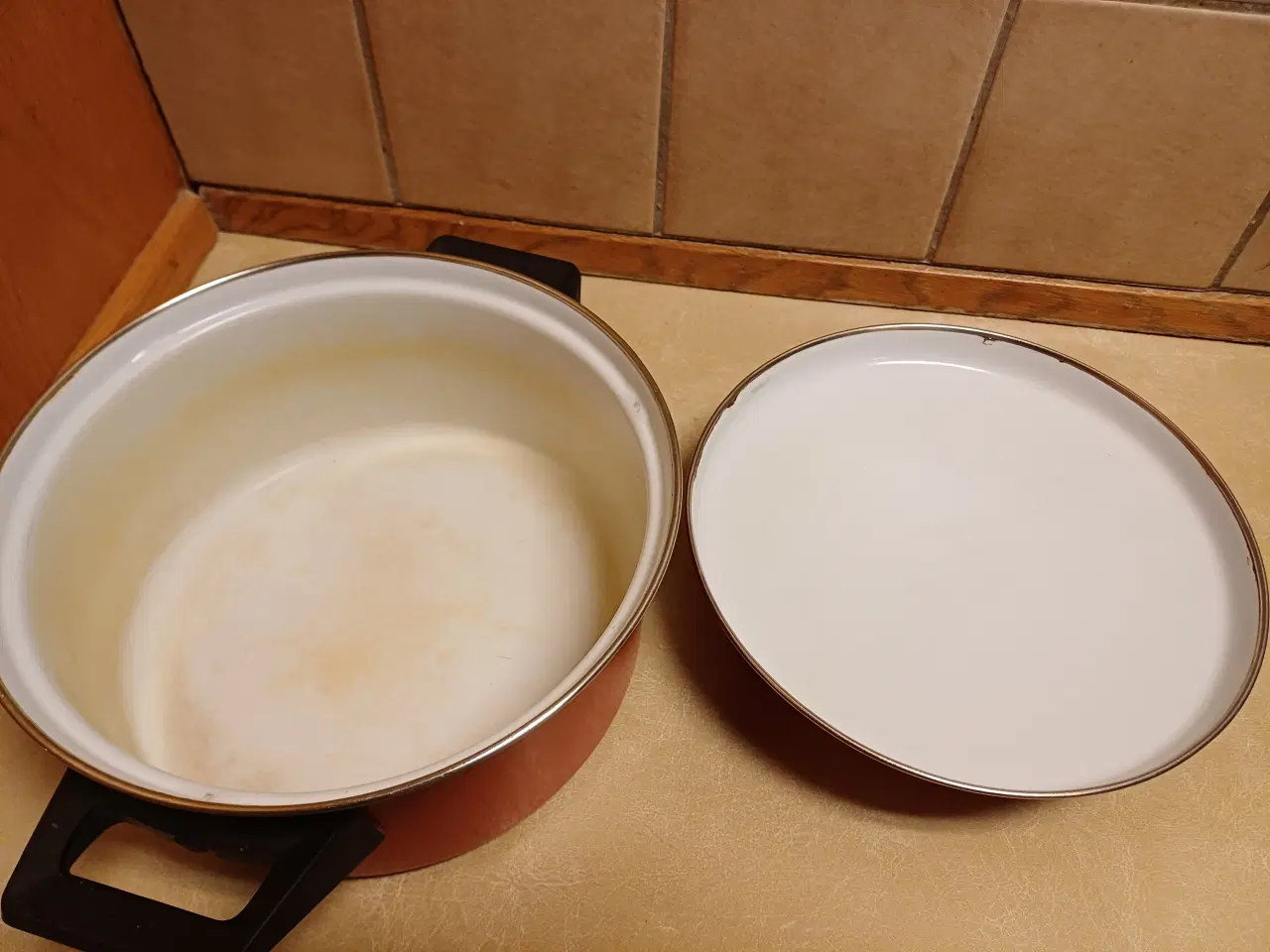 Billede 2 - Gryde med låg rød emalje