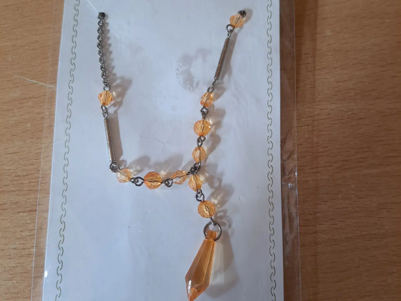 Billede 1 - Halskæde med gyldne perler og en stor gyldne dråbe