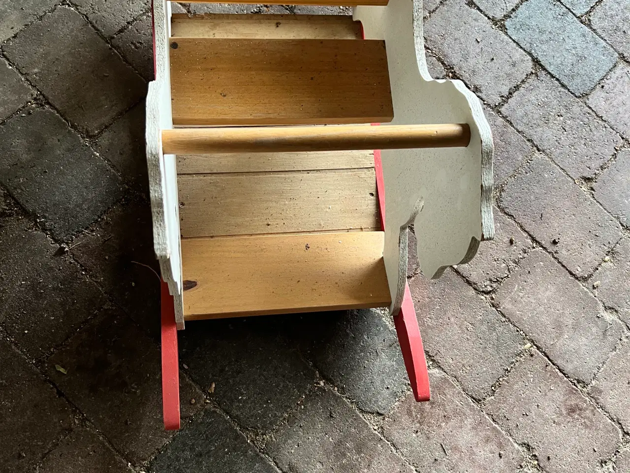 Billede 3 - Gyngehest i træ ældre model