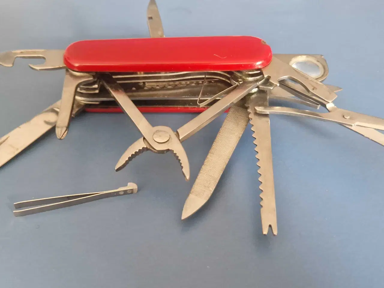 Billede 2 - Lommekniv med utrolig mange funktioner